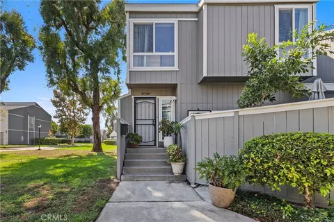 2730 W Segerstrom Ave #D, Santa Ana, CA 92704