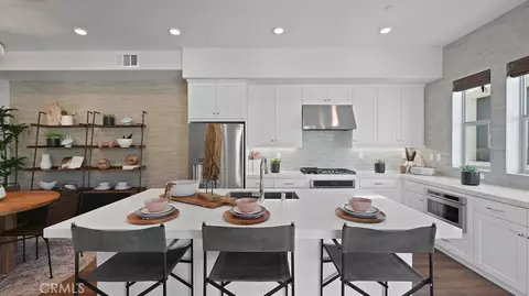 1055 Walnut Ter, Montebello, CA 90640