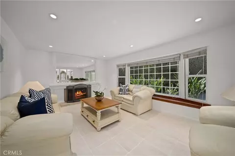 23900 Darbun Dr, Newhall, CA 91321