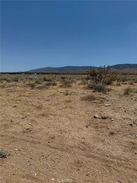 227 Vaccor Ave, Llano, CA 93544