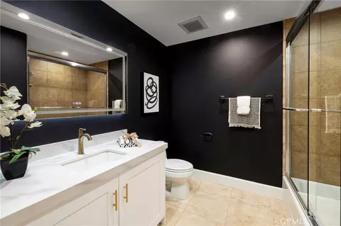 Bath - 3072 Scholarship, Irvine, CA 92612 photo 4 of 6