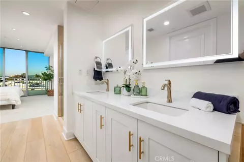 Bath - 3072 Scholarship, Irvine, CA 92612 photo 1 of 6