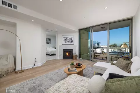 Living - 3072 Scholarship, Irvine, CA 92612 photo 4 of 7