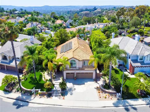 26821 Moore Oaks Rd, Laguna Hills, CA 92653