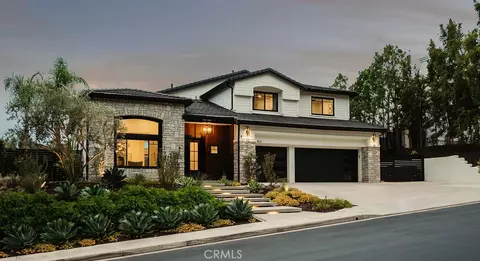 837 S Canyon Mist Ln, Anaheim, CA 92808