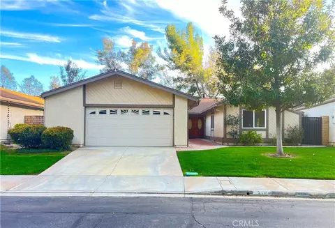 718 Via La Paloma, Riverside, CA 92507