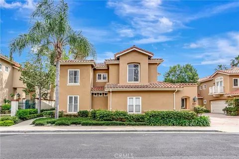 2528 Aquasanta, Tustin, CA 92782