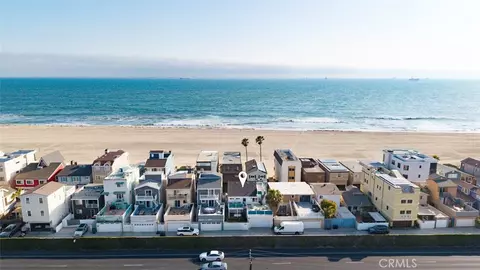 29 Surfside Ave #B, Surfside, CA 90743