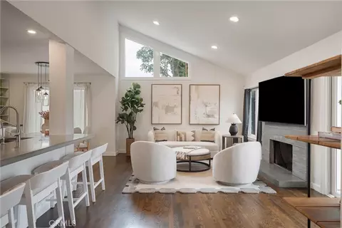 2336 Elden Ave #A, Costa Mesa, CA 92627