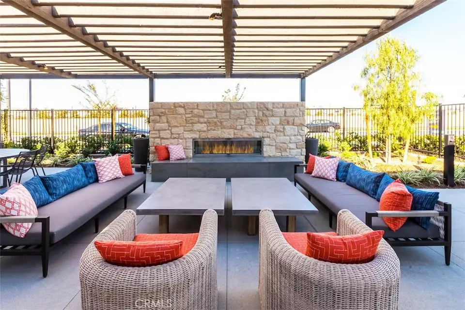 View/Area - 4053 S Sunflower Paseo S, Ontario, CA 91761 photo 4 of 20