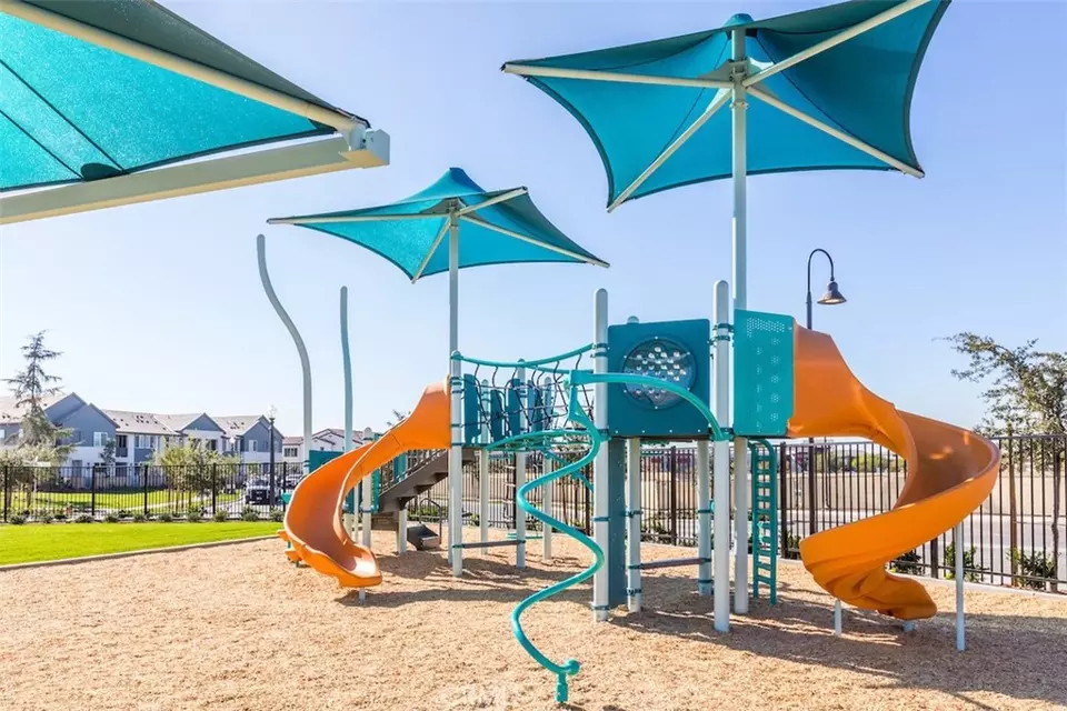 View/Area - 4053 S Sunflower Paseo S, Ontario, CA 91761 photo 5 of 20