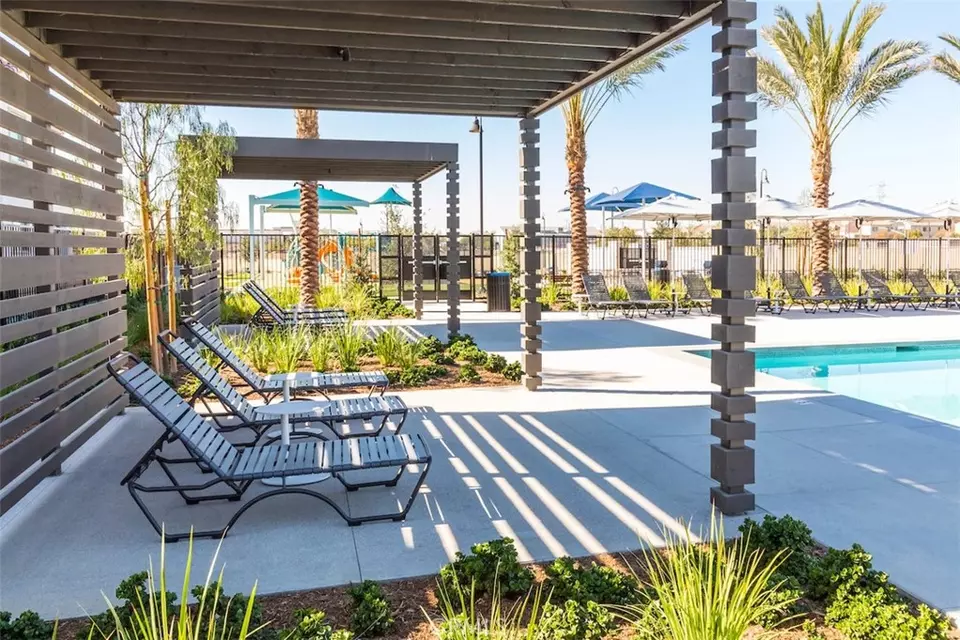 View/Area - 4053 S Sunflower Paseo S, Ontario, CA 91761 photo 2 of 20