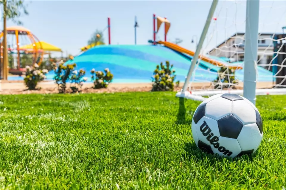 View/Area - 4053 S Sunflower Paseo S, Ontario, CA 91761 photo 16 of 20