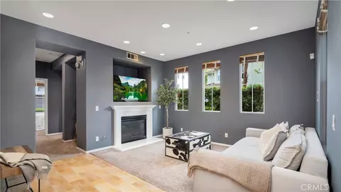 47 Nightshade, Irvine, CA 92603