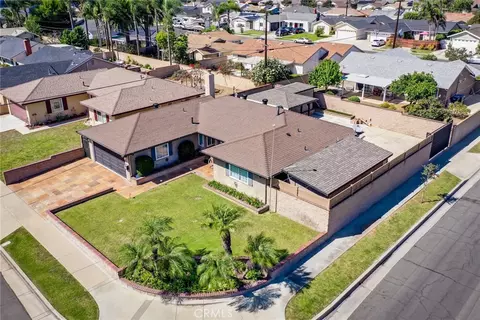 6101 Jade Cir, Huntington Beach, CA 92647