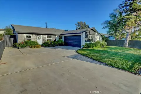 2208 Meyer Pl, Costa Mesa, CA 92627