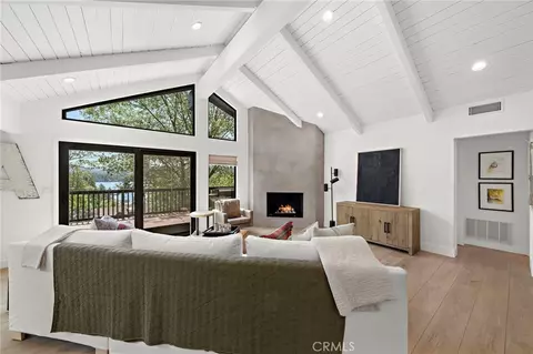 27561 N Bay, Lake Arrowhead, CA 92352