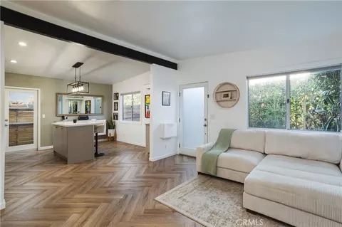 541 Bernard St, Costa Mesa, CA 92627