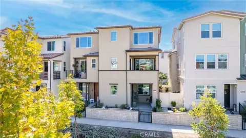 221 Gallop Ct, Rancho Mission Viejo, CA 92694