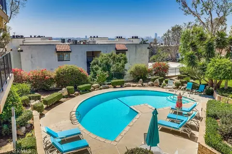 2722 E 20th St #104, Signal Hill, CA 90755