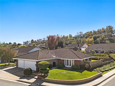 450 S Mountain Glen Rd, Anaheim, CA 92807