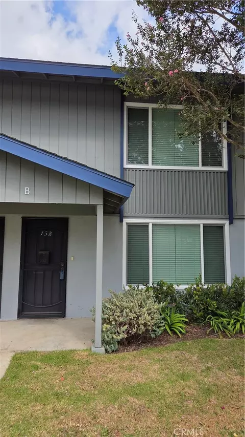 1107 W Memory Ln #15B, Santa Ana, CA 92706