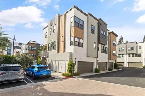 712 S Grable Cir, Orange, CA 92868