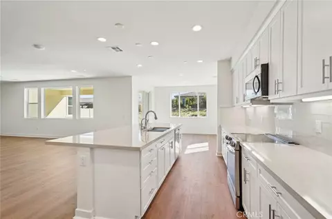 4040 Saddle Dr, Palmdale, CA 93551 photo 3