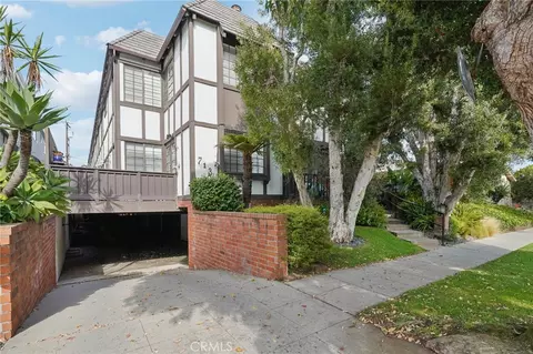 713 9th St #3, Santa Monica, CA 90402