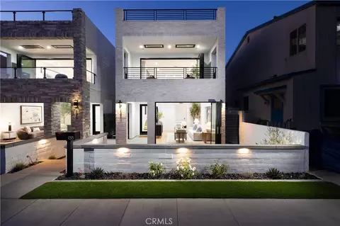 1315 Ocean Ave, Seal Beach, CA 90740