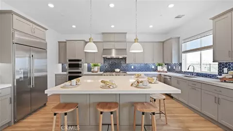29610 Corte Ballenas, Valencia, CA 91354