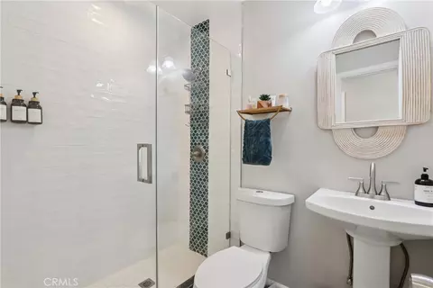 Bath - 5235 Border Ave, Joshua Tree, CA 92252 photo 1 of 4
