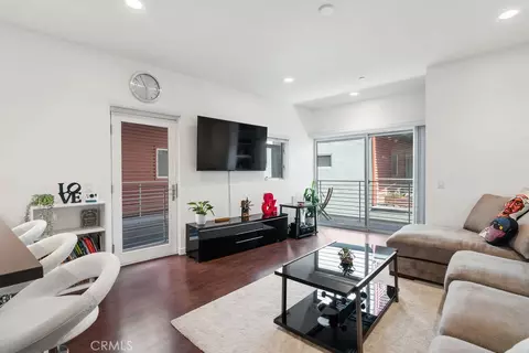 Living - 2222 Strata, Eagle Rock, CA 90041 photo 2 of 2