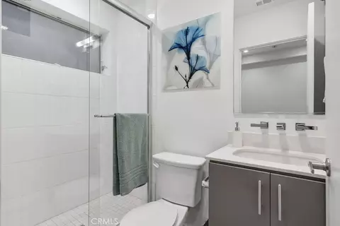 Bath - 2222 Strata, Eagle Rock, CA 90041 photo 3 of 3