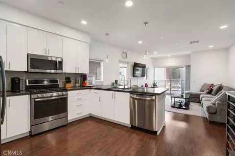 Kitchen - 2222 Strata, Eagle Rock, CA 90041 photo 2 of 3