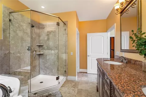 Bath - 27732 N Bay, Lake Arrowhead, CA 92352 photo 2 of 4