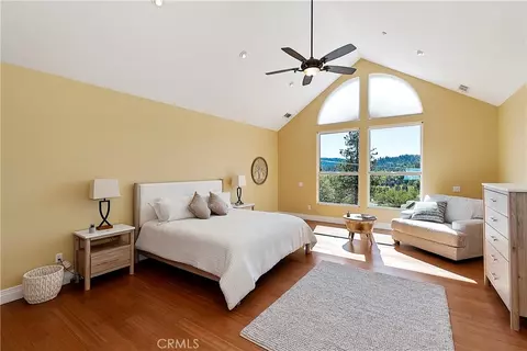 Bedroom - 27732 N Bay, Lake Arrowhead, CA 92352 photo 2 of 4