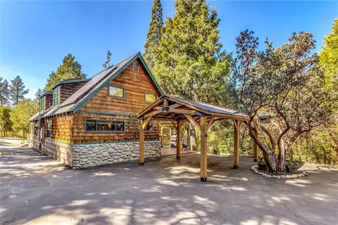 54055 Strawberry Valley Dr, Idyllwild, CA 92549