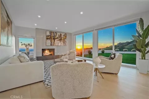 2717 N Mountain Ave, Claremont, CA 91711