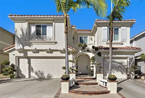 7135 Ashley Dr, Huntington Beach, CA 92648