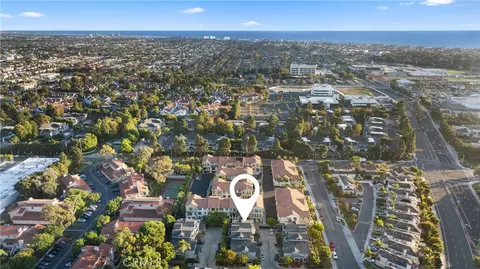 19172 Holly Ln #D, Huntington Beach, CA 92648