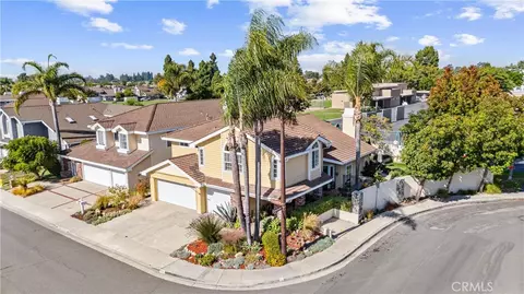 39 Foxboro, Irvine, CA 92614