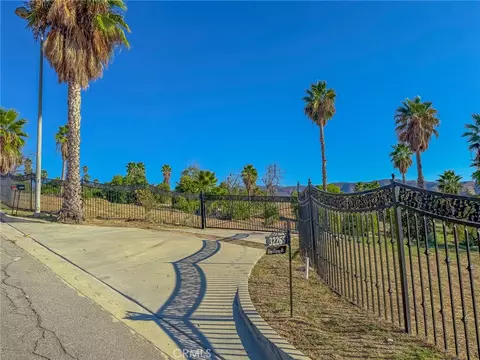 32265 Sapphire, Mentone, CA 92359 photo 8
