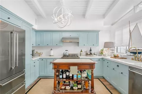 11 Saratoga, Newport Beach, CA 92660