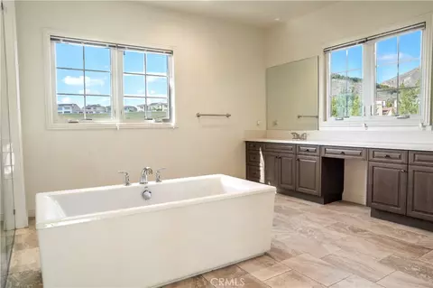 Bath - 111 Lanzon, Irvine, CA 92602 photo 2 of 2