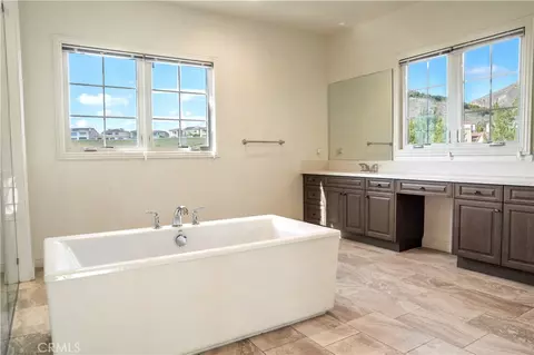 111 Lanzon, Irvine, CA 92602 photo 25