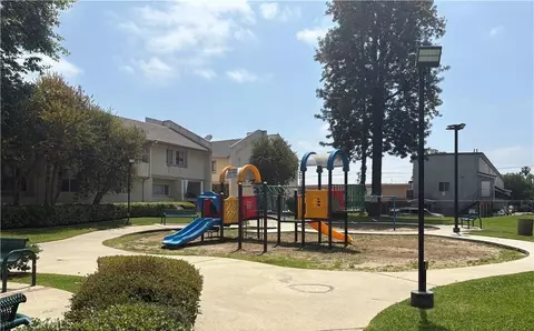 7651 Reseda #12, Reseda, CA 91335 photo 4