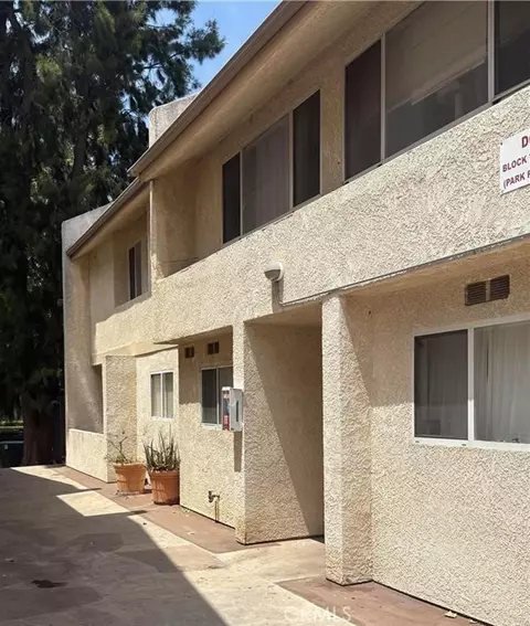 7651 Reseda #12, Reseda, CA 91335 photo 2