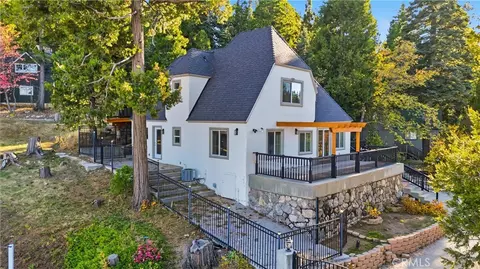 27981 Lakes Edge Rd, Lake Arrowhead, CA 92352