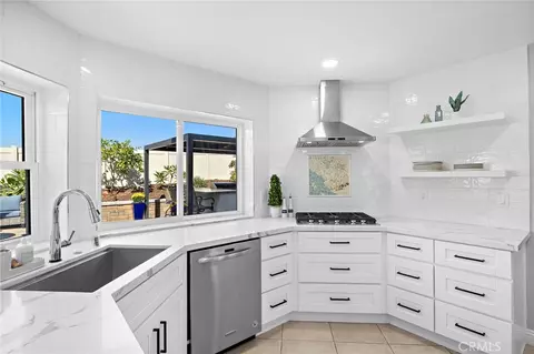 2042 Redwood, Vista, CA 92081